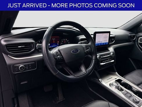 Used 2020 Ford Explorer XLT w/ Equipment Group 202A AWD/4WD image 11