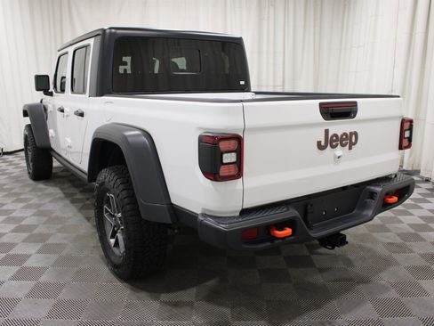 Used 2026 Jeep Gladiator Mojave AWD/4WD image 32