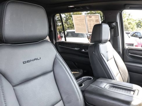 Used 2022 GMC Yukon XL Denali AWD/4WD image 38