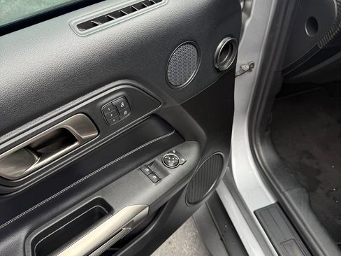 Used 2021 Ford Mustang Shelby GT500 w/ Technology Package image 16