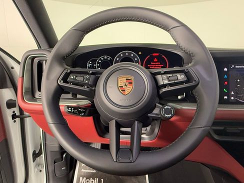 New 2026 Porsche Cayenne image 37