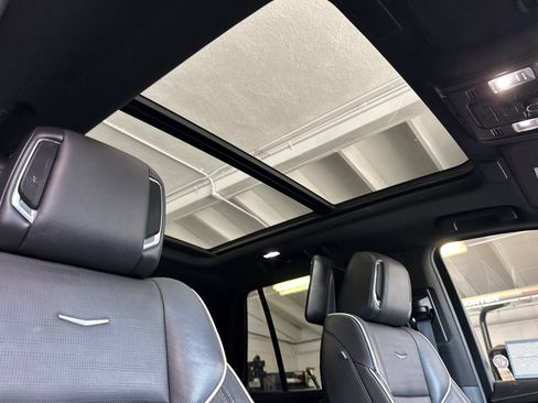 Used 2023 Cadillac Escalade Sport AWD/4WD image 23