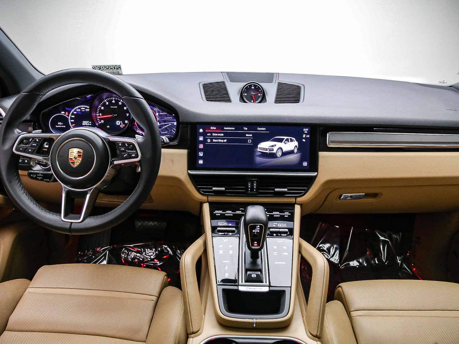 Certified 2023 Porsche Cayenne Platinum Edition AWD/4WD image 16