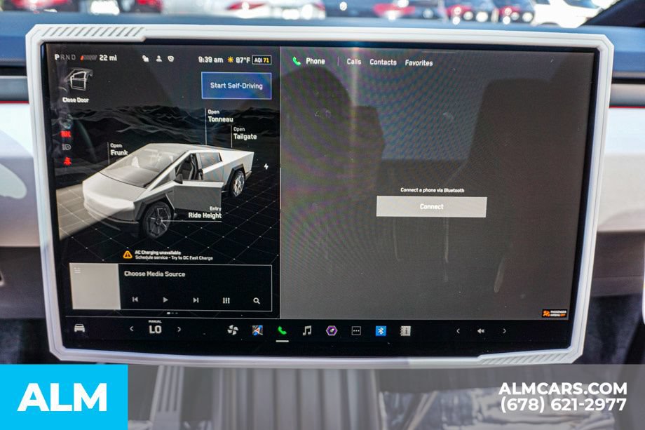 Used 2024 Tesla Cybertruck AWD Crew Cab image 38