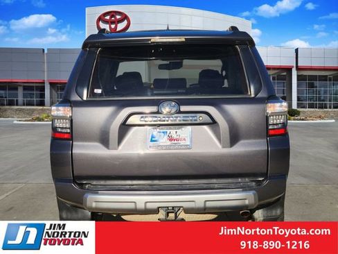 Used 2020 Toyota 4Runner TRD Off-Road image 7