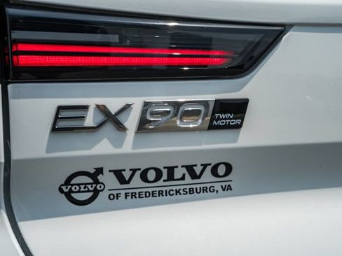 New 2026 Volvo EX90 Ultra AWD/4WD image 9