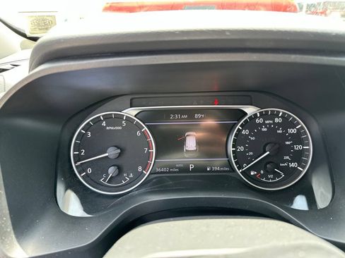 Used 2025 Nissan Rogue SV AWD/4WD image 4