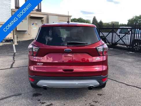 Used 2017 Ford Escape SE FWD image 4