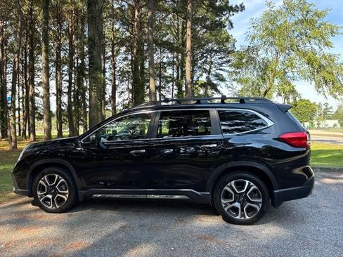 Used 2023 Subaru Ascent Touring AWD/4WD image 6