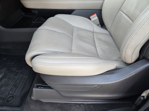 Used 2023 Lincoln Navigator Reserve image 18