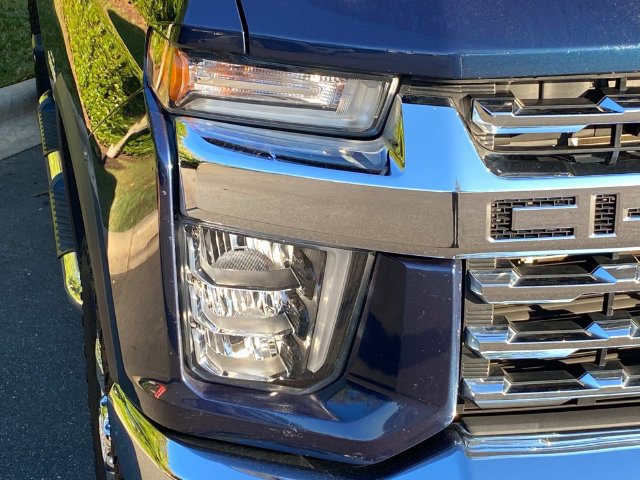 Used 2020 Chevrolet Silverado 2500 LTZ w/ LTZ Premium Package AWD/4WD image 4