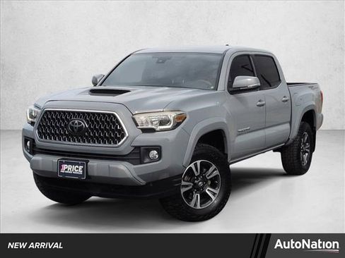 Used 2018 Toyota Tacoma TRD Sport image 1