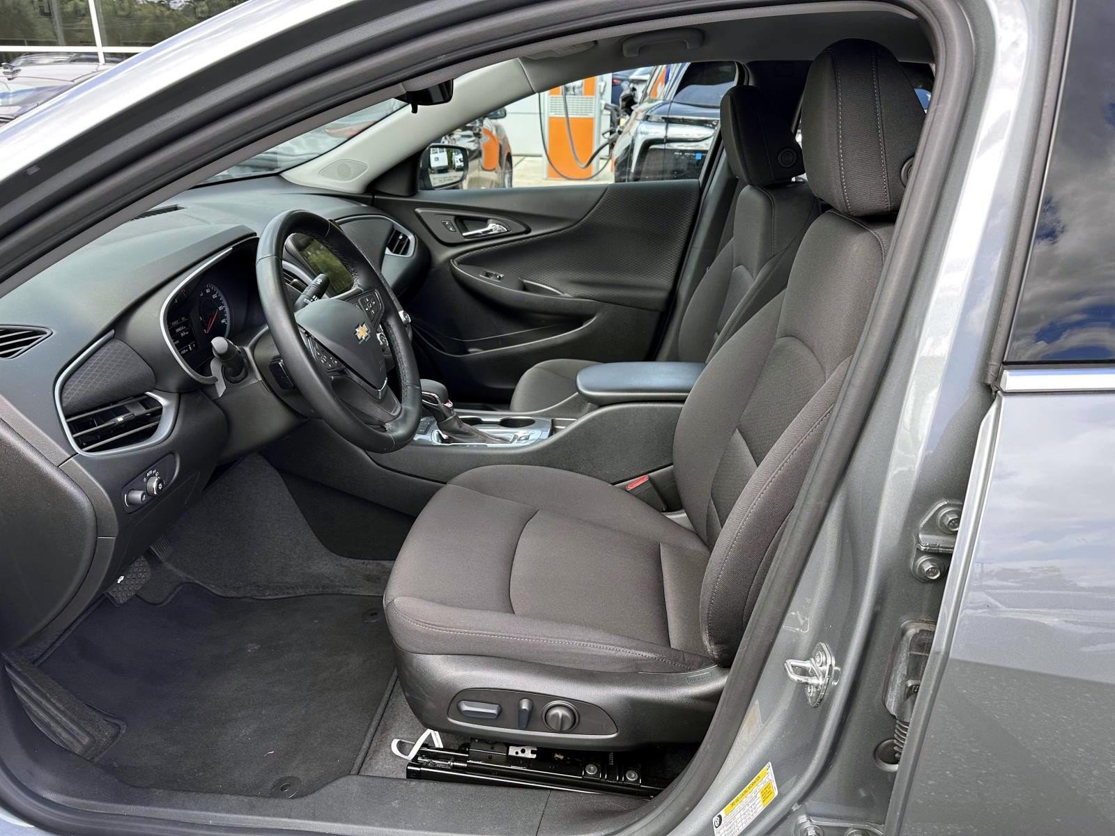 Used 2024 Chevrolet Malibu RS FWD image 11