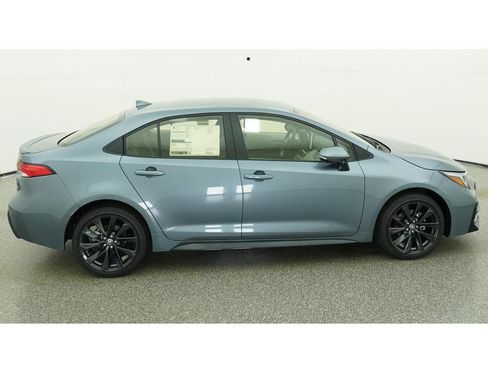 Used 2026 Toyota Corolla SE w/ SE Premium Package FWD image 11