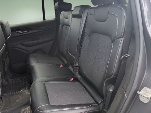 Used 2024 Jeep Grand Cherokee Altitude AWD/4WD image 34
