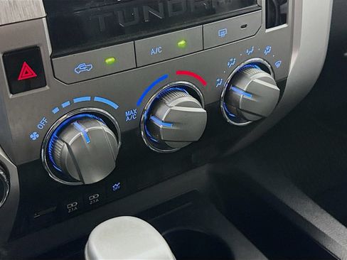 Used 2020 Toyota Tundra SR5 w/ SR5 Leather Package AWD/4WD image 15