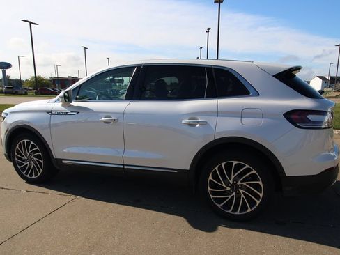 Used 2019 Lincoln Nautilus Reserve w/ Driver Assistance Package AWD/4WD image 16