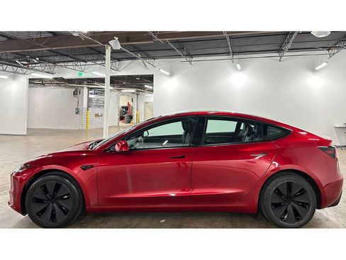Used 2024 Tesla Model 3 Standard Range RWD image 8
