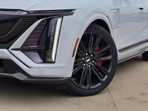 New 2026 Cadillac Lyriq V w/ Exterior Carbon Fiber Package image 7