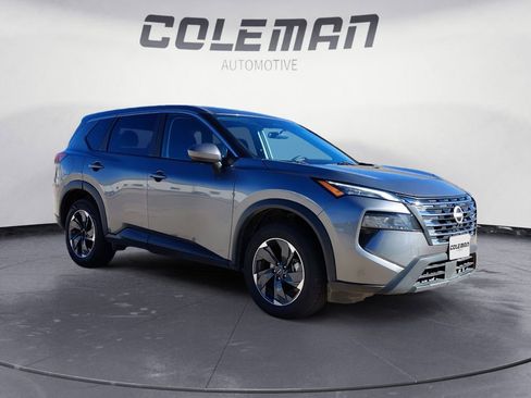 Used 2024 Nissan Rogue SV image 7