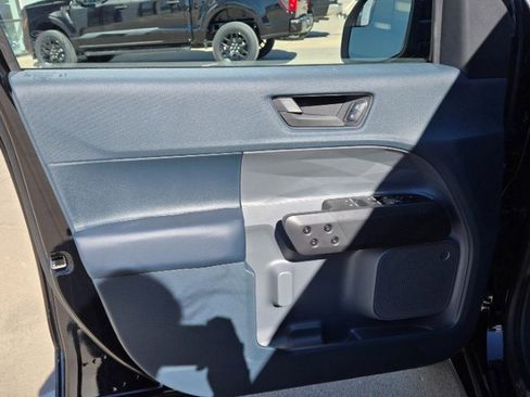 New 2025 Ford Maverick XLT w/ XLT Luxury Package image 10