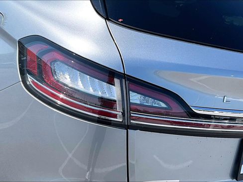 Used 2021 Lincoln Nautilus Reserve FWD image 23