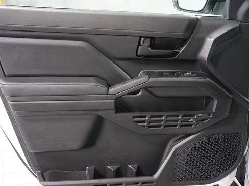 Certified 2025 Toyota Tacoma SR image 28