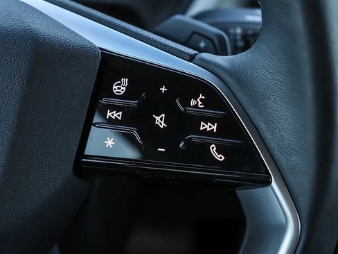 Used 2024 Audi Q4 e-tron Premium Plus image 21