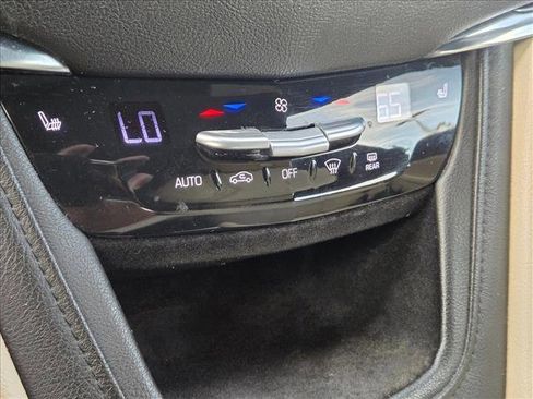 Used 2018 Cadillac XT5 Luxury w/ Driver Awareness Package image 14