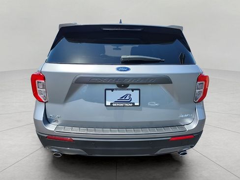 Certified 2023 Ford Explorer XLT w/ Equipment Group 202A AWD/4WD image 7