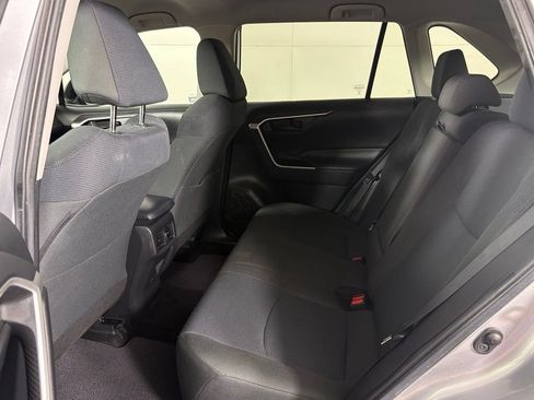 Used 2022 Toyota RAV4 LE w/ Carpet Mat Package (TMS) FWD image 33