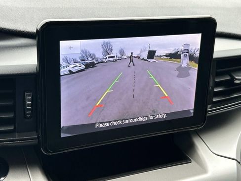 Used 2023 Ford Explorer XLT image 25