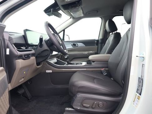 New 2026 Kia Carnival EX image 11