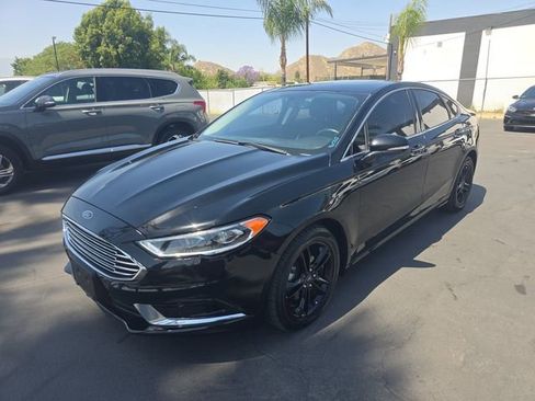 Used 2018 Ford Fusion SE w/ Fusion SE Technology Package FWD image 1