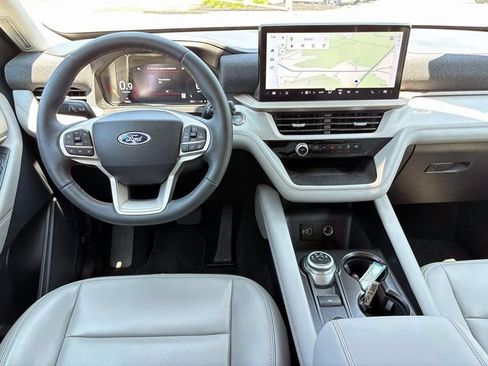 Used 2026 Ford Explorer Active w/ Active Comfort Package AWD/4WD image 12