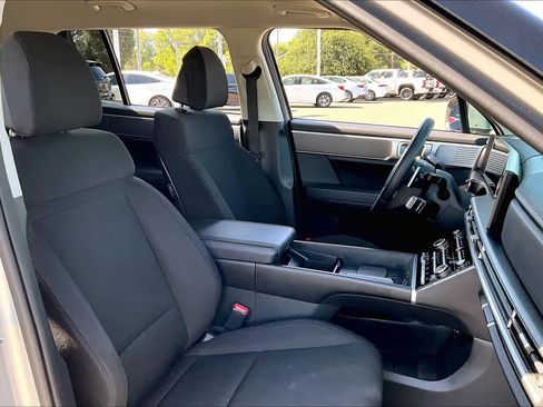 Used 2025 Hyundai Santa Fe SE FWD image 8