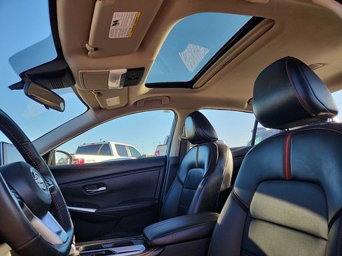 Used 2024 Nissan Sentra SR w/ SR Premium Package image 7