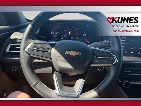 Used 2024 Chevrolet Traverse LT FWD image 28