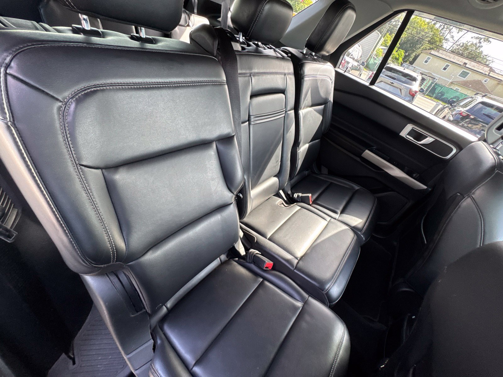 Used 2021 Ford Explorer XLT w/ Equipment Group 202A RWD image 19