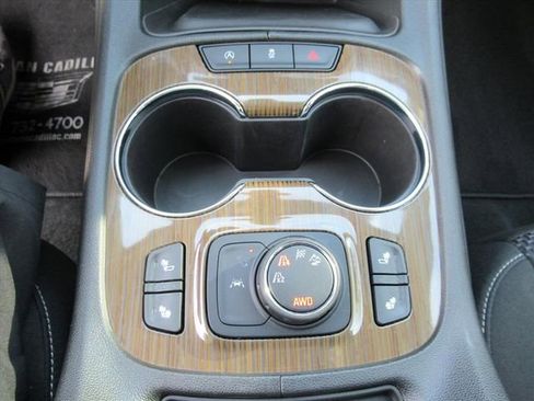 Used 2023 GMC Acadia SLE w/ Driver Convenience Package image 23