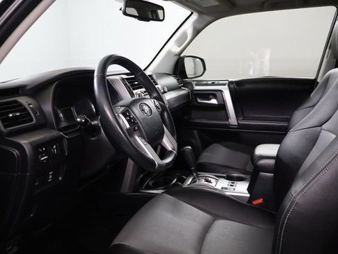 Used 2018 Toyota 4Runner SR5 Premium RWD image 11
