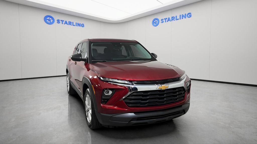 Used 2025 Chevrolet TrailBlazer LS w/ LS Convenience Package FWD image 14