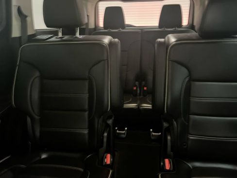 Used 2022 GMC Acadia Denali w/ GMC Pro Grade Package AWD/4WD image 12