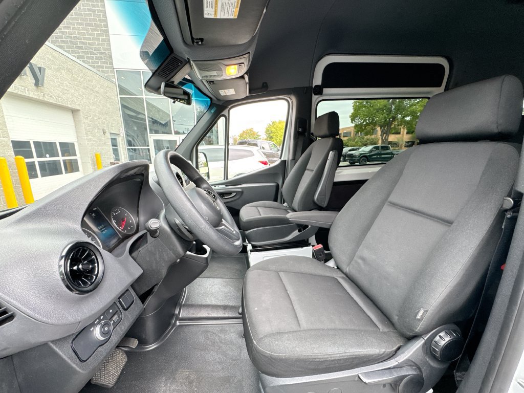 Used 2024 Mercedes-Benz Sprinter 2500 image 20