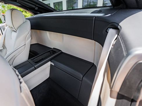 Used 2013 Mercedes-Benz SL 550 image 38