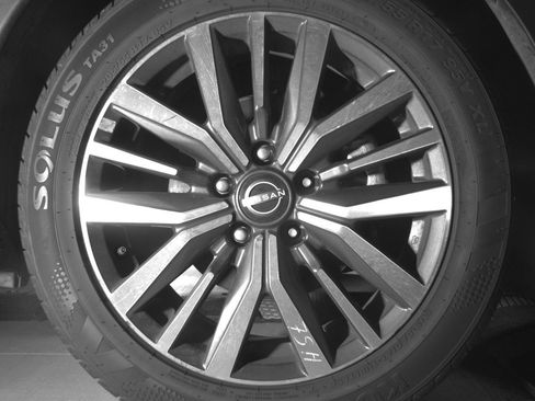 Used 2024 Nissan Kicks SV FWD image 13