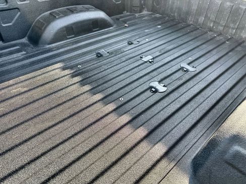 Used 2024 GMC Sierra 2500 AT4X image 18