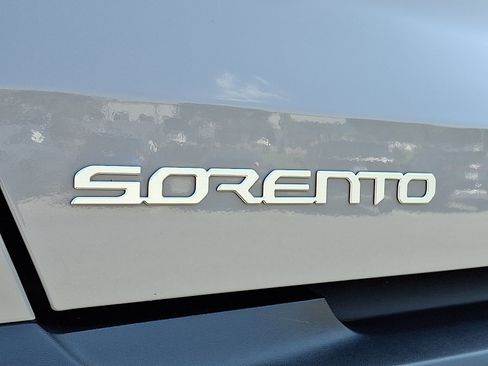 Certified 2023 Kia Sorento S w/ Panoramic Sunroof Package AWD/4WD image 33