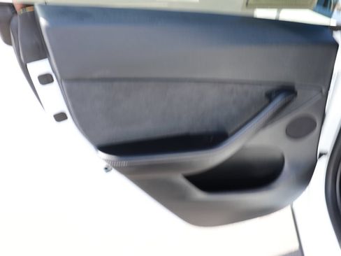 Used 2021 Tesla Model Y Long Range AWD/4WD image 12