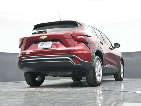 Used 2024 Chevrolet Trax LS w/ LS Convenience Package image 45